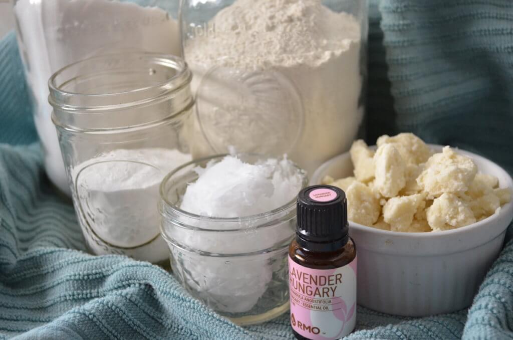 the only natural deodorant you'll ever need | fixyoureyesonhim.com #diy #natural #deodorant #nontoxic #homemade #bentonite #clay #healthy #safe #do #it #yourself #essential #oils